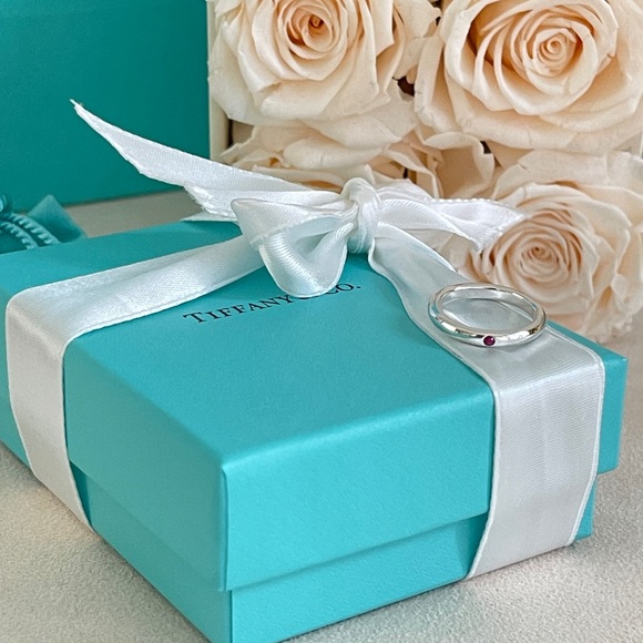 Tiffany & Co. Elsa Peretti Ruby Silver Stacking Band Size 5 $500 NEW - Picture 10 of 15